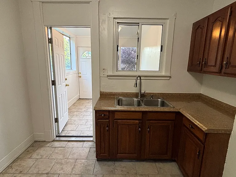 98 Sterrett St #1 — Photo 20