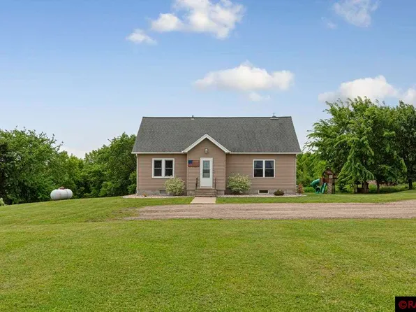 28145 390th St, Le Sueur, MN 56058