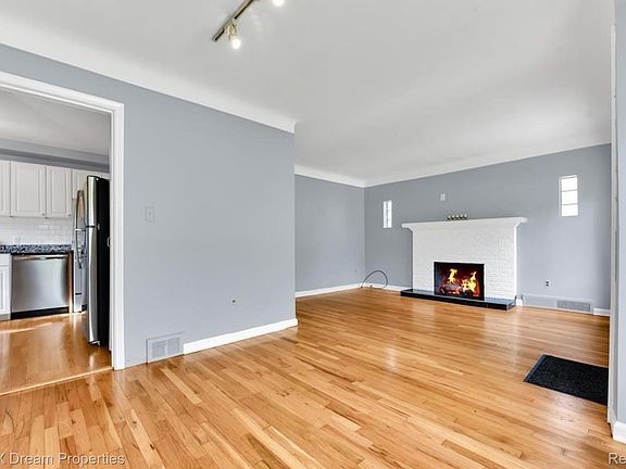 5th image of 4165 Cooper Ave