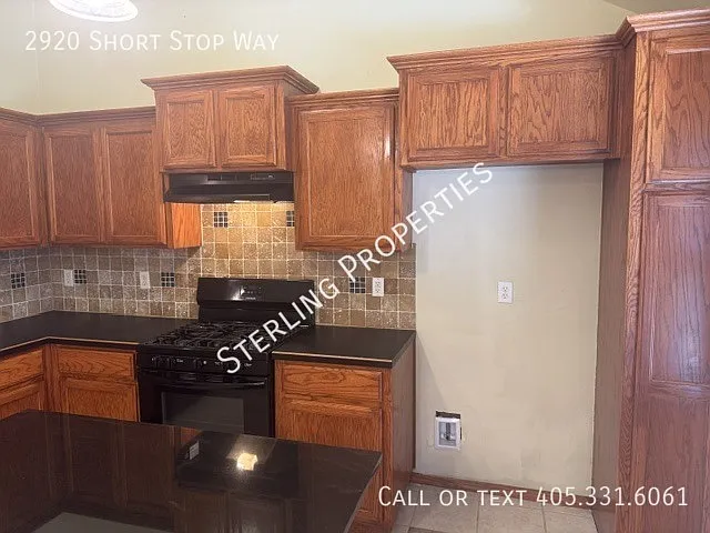 2920 Short Stop Way — Photo 9