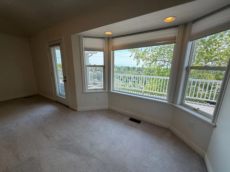 1835 N Beechwood Dr — Photo 17