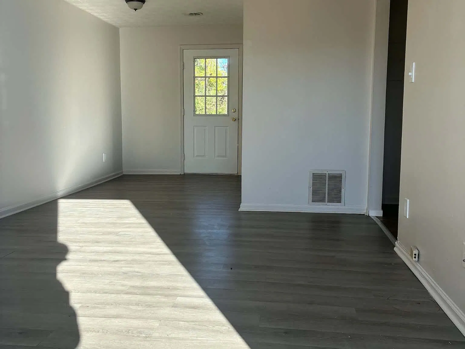 2 bed, 1000 sqft, $975 — Photo 1