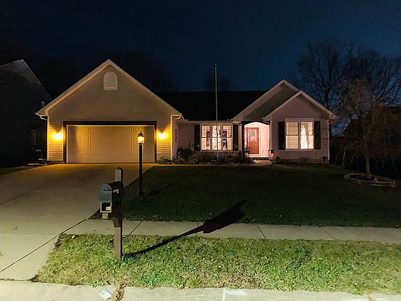 1084 Heritage Trce