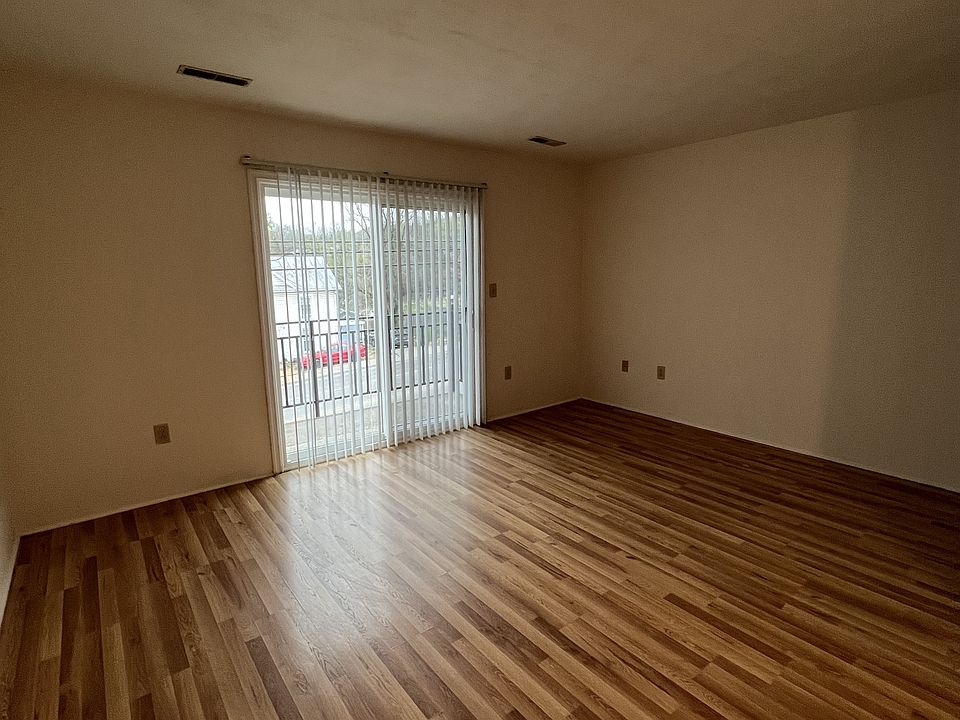 1st image of 851-855 E Washington Ave #17774711
