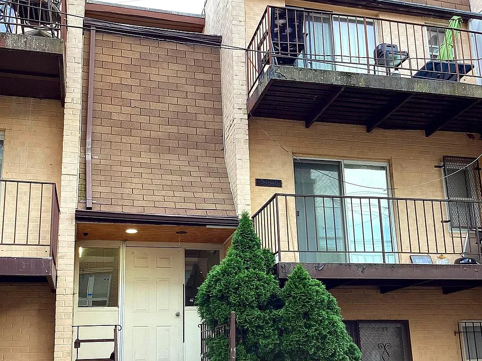 5005 D St SE #104