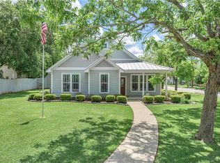 402 Teague St, Navasota, TX 77868