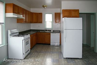 4th image of 920 Dion Ave