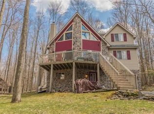 242 Mountain View Dr, Pocono Lake, PA