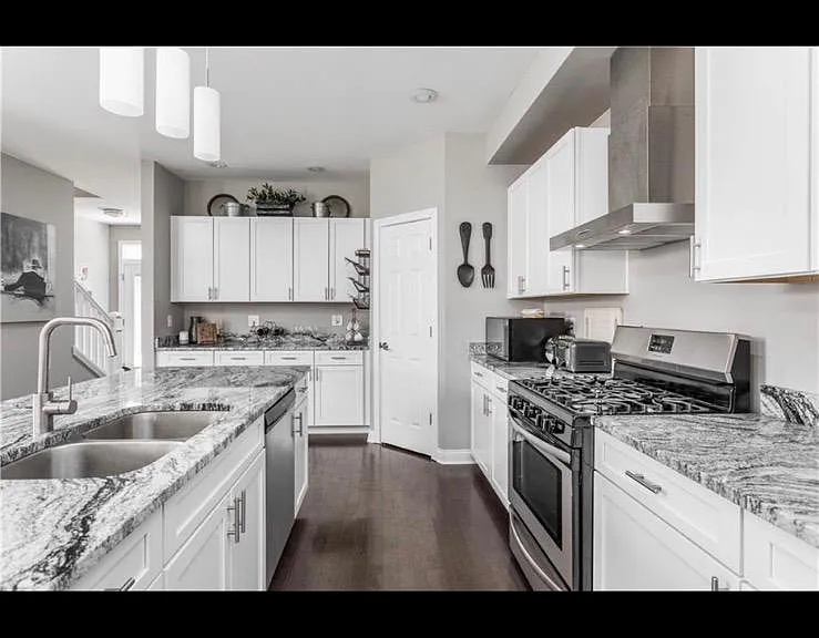 829 S Randolph St — Photo 9