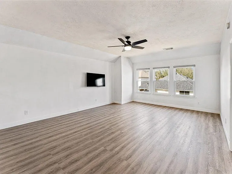 19106 Spring Meadows Ln — Photo 13
