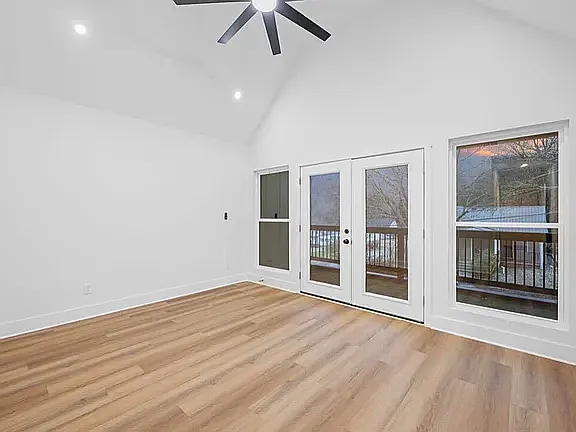 4422 Grand Ave #B — Photo 11