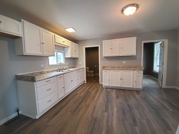 5th image of 406 E Superior St