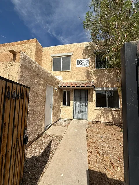 2 bed, 1000 sqft, $1,300 — Photo 4