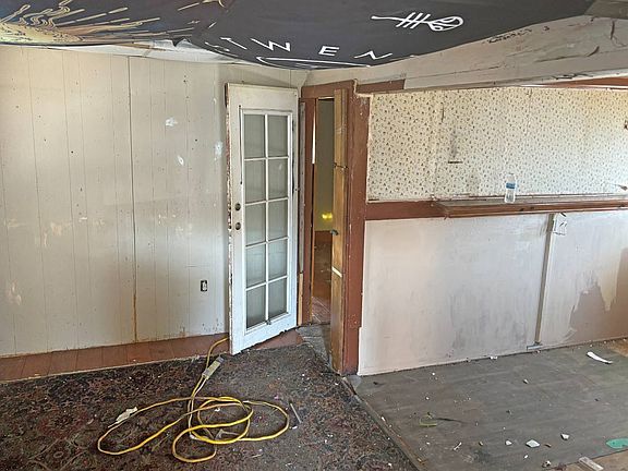 5th image of 220 S Elk St Space 134
