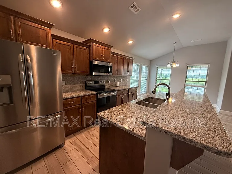 700 Gala Cir — Photo 8