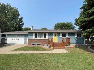 1708 10th St SW, Minot, ND 58701