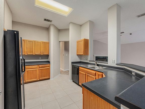 2nd image of 8129 Hawick Dr