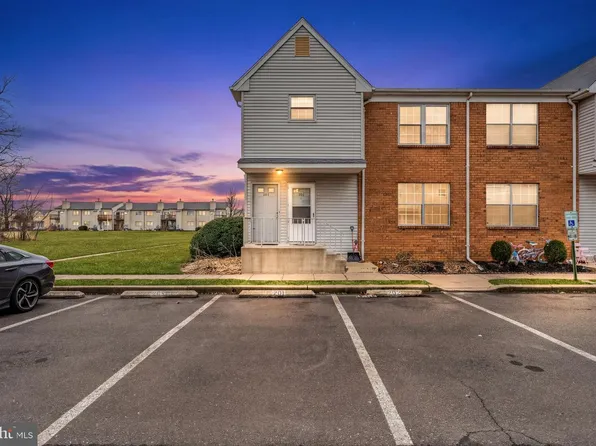 201 Sandstone Ct, Lumberton, NJ 08048