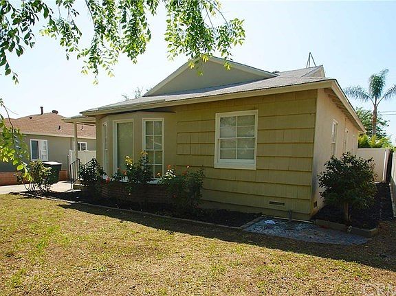 4th image of 2766 Lawrence Ave