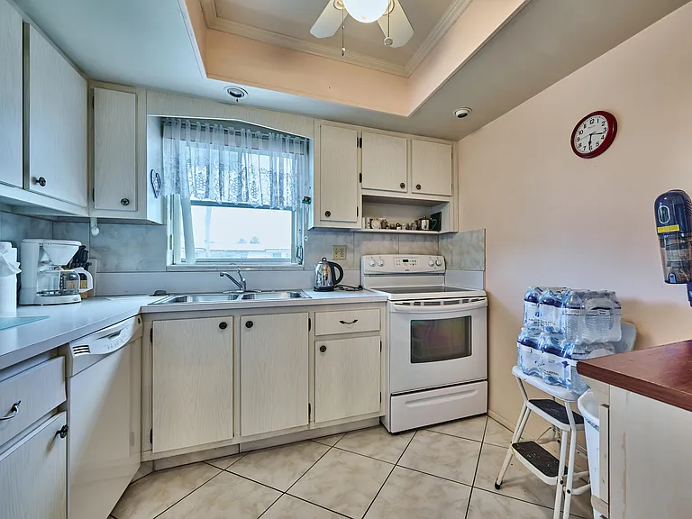 2804 Crosley Dr E #F — Photo 9