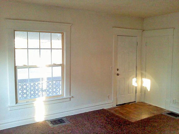 2nd image of 1208 E Kalamazoo St APT 1