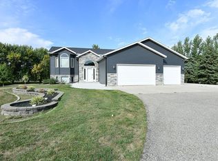 8018 Aquarius Dr, Fargo, ND 58104