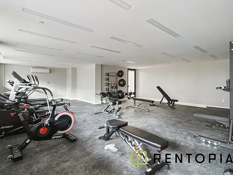 352 Meeker Ave #5L — Photo 12