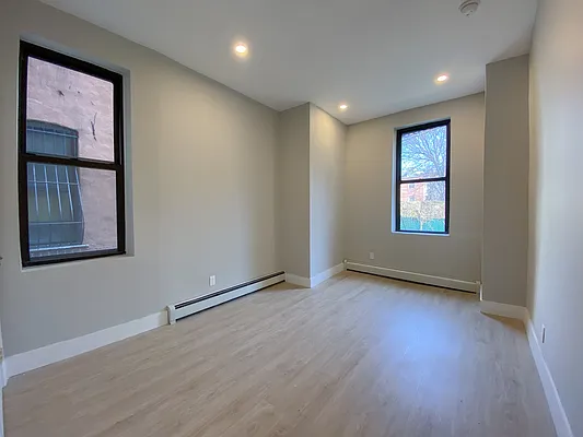 Rented by MAPT Residential LLC | media 19