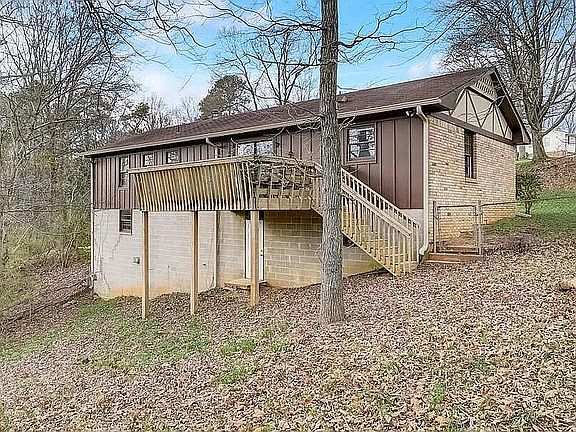 4th image of 1124 Jacque Cir