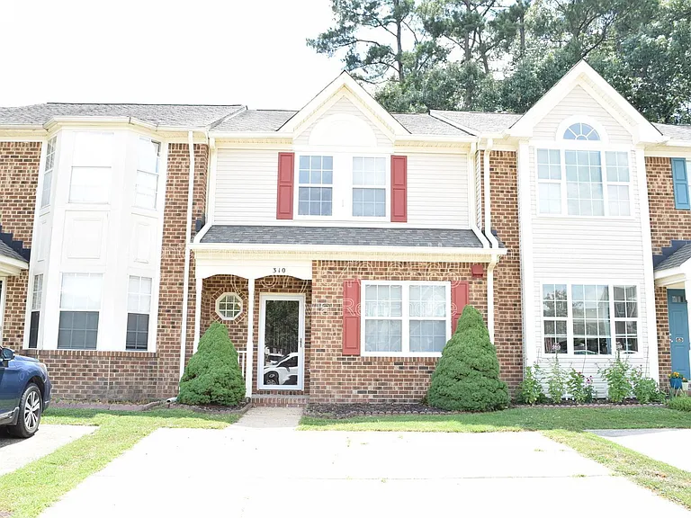 310 Cobb Island Ct — Photo 2