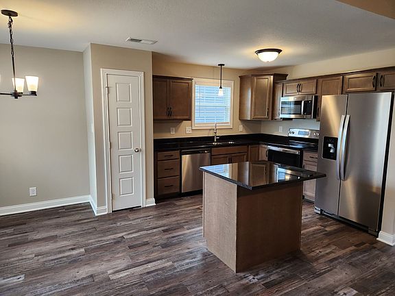 5th image of 1118 Whitney Dr