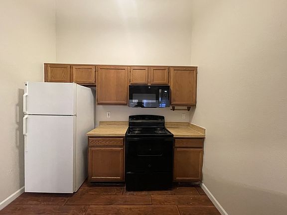 3rd image of 6406 Valleybrooke Ct