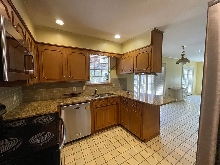 7416 Camelback Dr — Photo 6