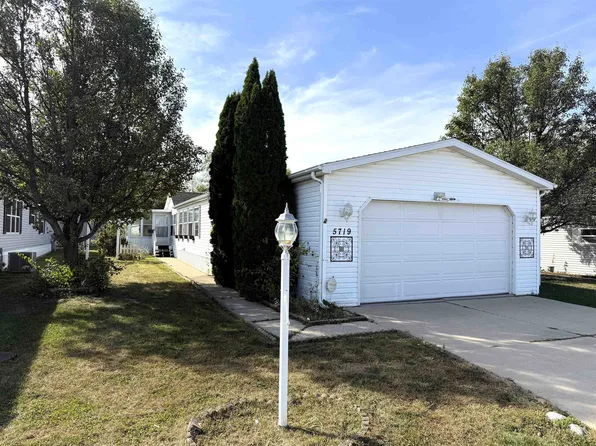 5719 Peachstone Pl, Loves Park, IL 61111