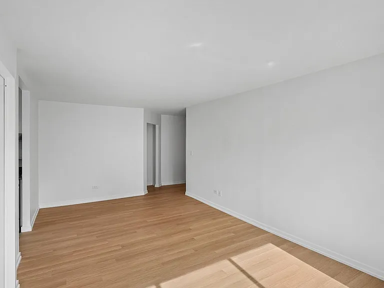 200 W 60th St #15G — Photo 4