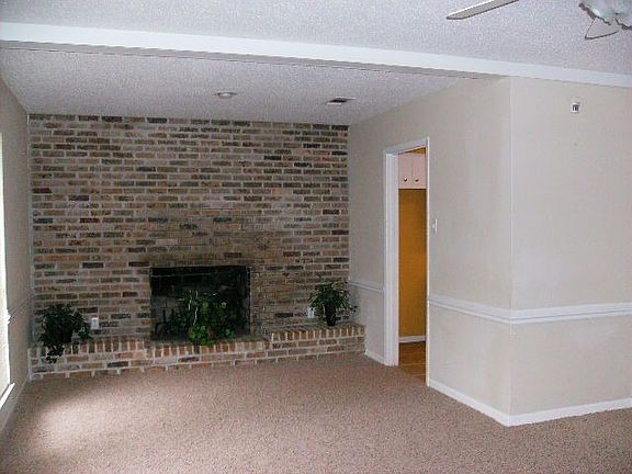 5th image of 5454 Larchmont Dr