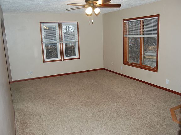 3rd image of 5121 Pioneers Blvd