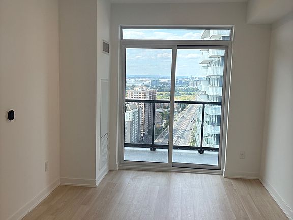 5th image of 5105 Hurontario St #2609