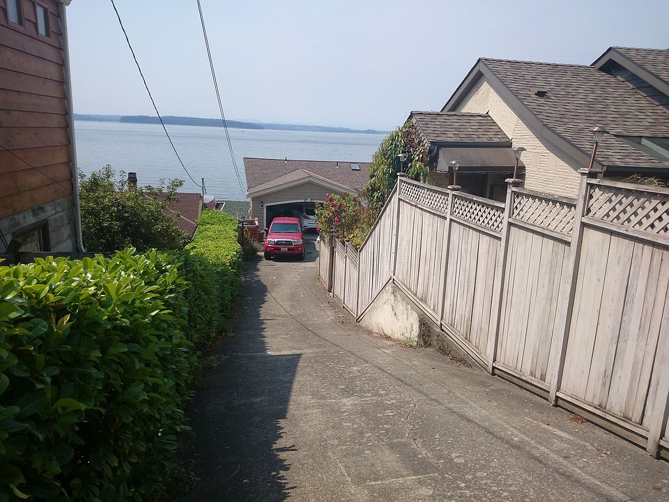 1st image of 6737 Beach Dr SW
