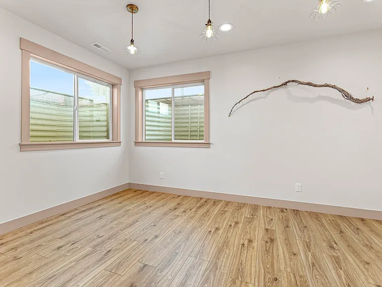 2098 E Elkhorn Rd — Photo 34