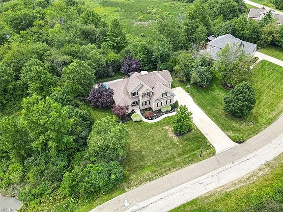 4th image of 3388 Creekside Trl