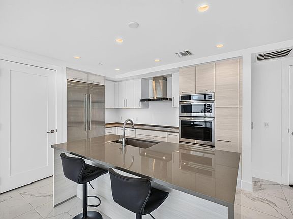 3rd image of 100 E Las Olas Boulevard #1902