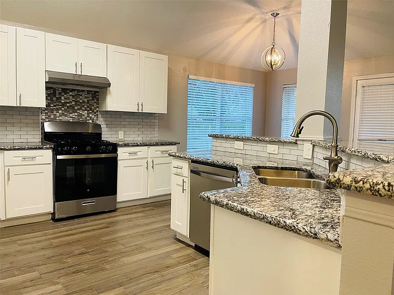20803 Lavenderwood Dr — Photo 16