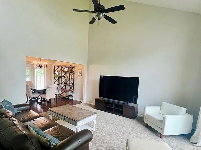 2737 Barnhill Ct — Photo 6