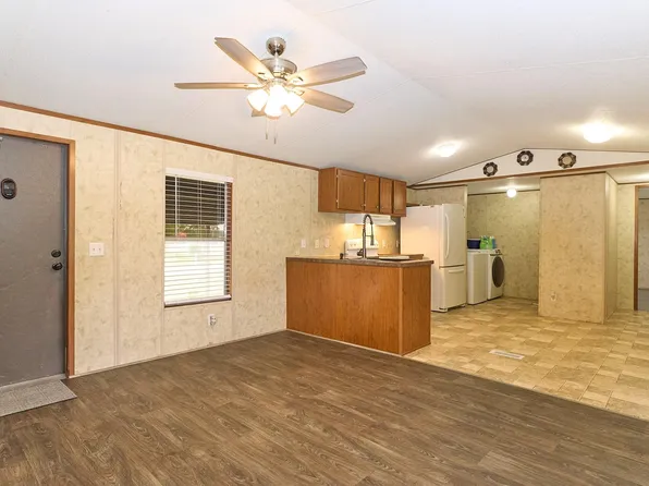 1003 Nunez, Beasley, TX 77417