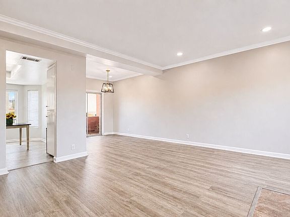 5th image of 14714 S Budlong Ave Unit 4