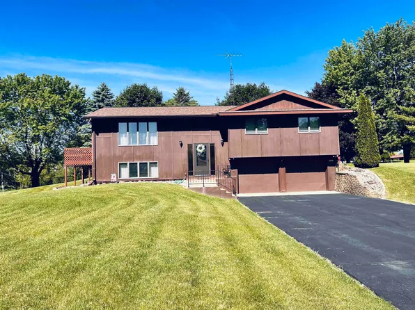 N7517 Eg White Ct, Portage, WI 53901