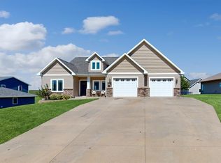 705 N 2nd St, Sully, IA 50251