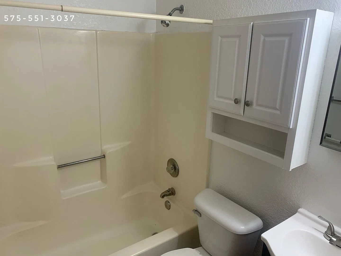 4-plex unit 2 bedroom, 1 bathroom- low maintenance — Photo 4