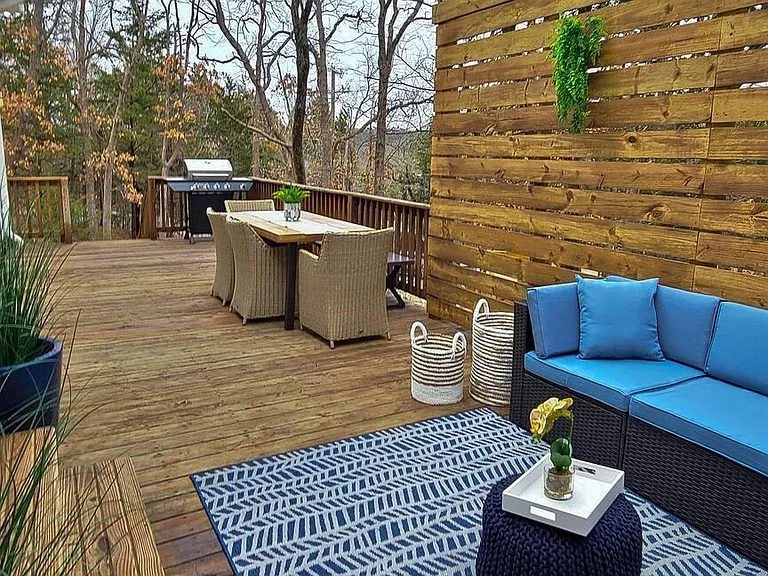 47 Wales Dr — Photo 13